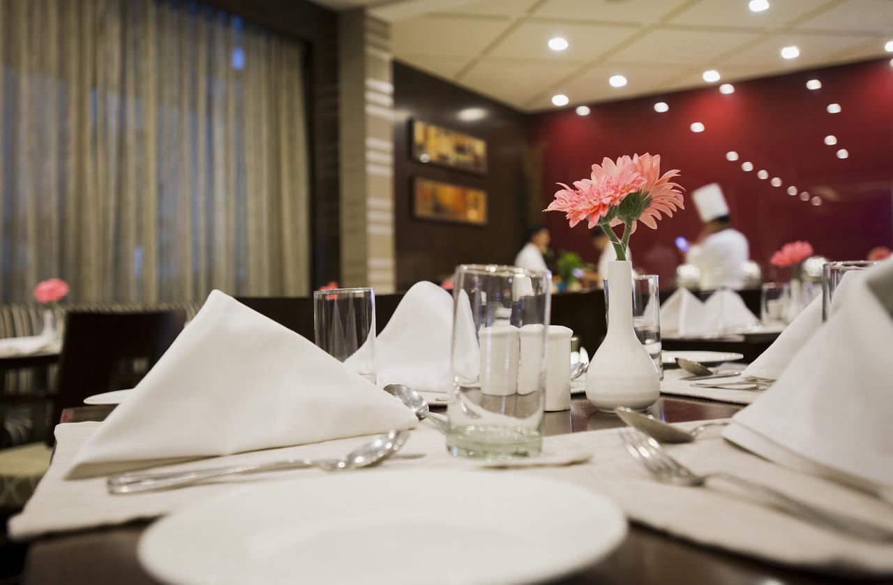 The Manor Bareilly By Leisure Hotels Buitenkant foto